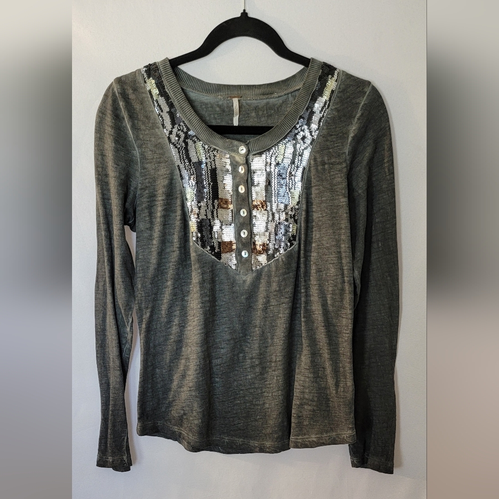 Free People Gray Sequin Tee Size